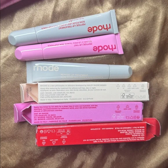 RHODE SET Lip Treatment Trio in salted caramel, strawberry glaze, jelly bean - Picture 2 of 2